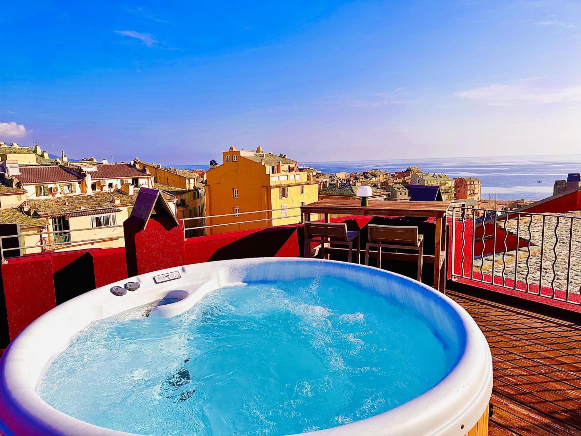 Pepites Bastiaises Vatta Appartement Roof Top Jacuzzi Vue Vieux Port บาสเตีย ภายนอก รูปภาพ