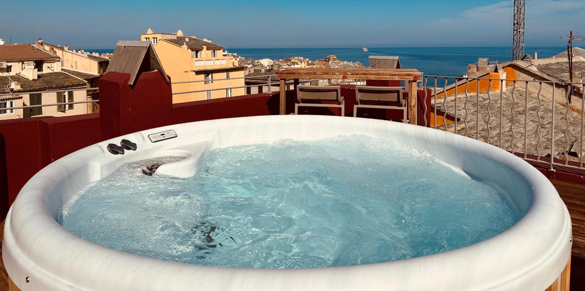 Pepites Bastiaises Vatta Appartement Roof Top Jacuzzi Vue Vieux Port บาสเตีย ภายนอก รูปภาพ